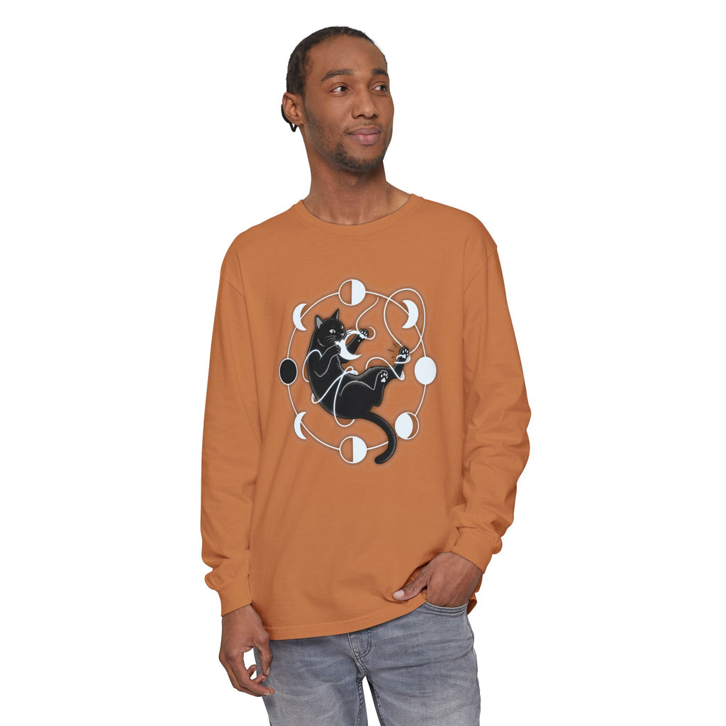 black cat pouncing on moon phases Long Sleeve T-Shirt