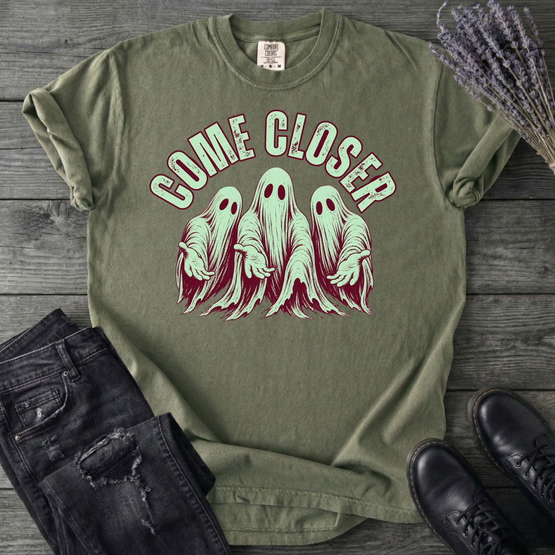 Come Closer Ghosts T-Shirt