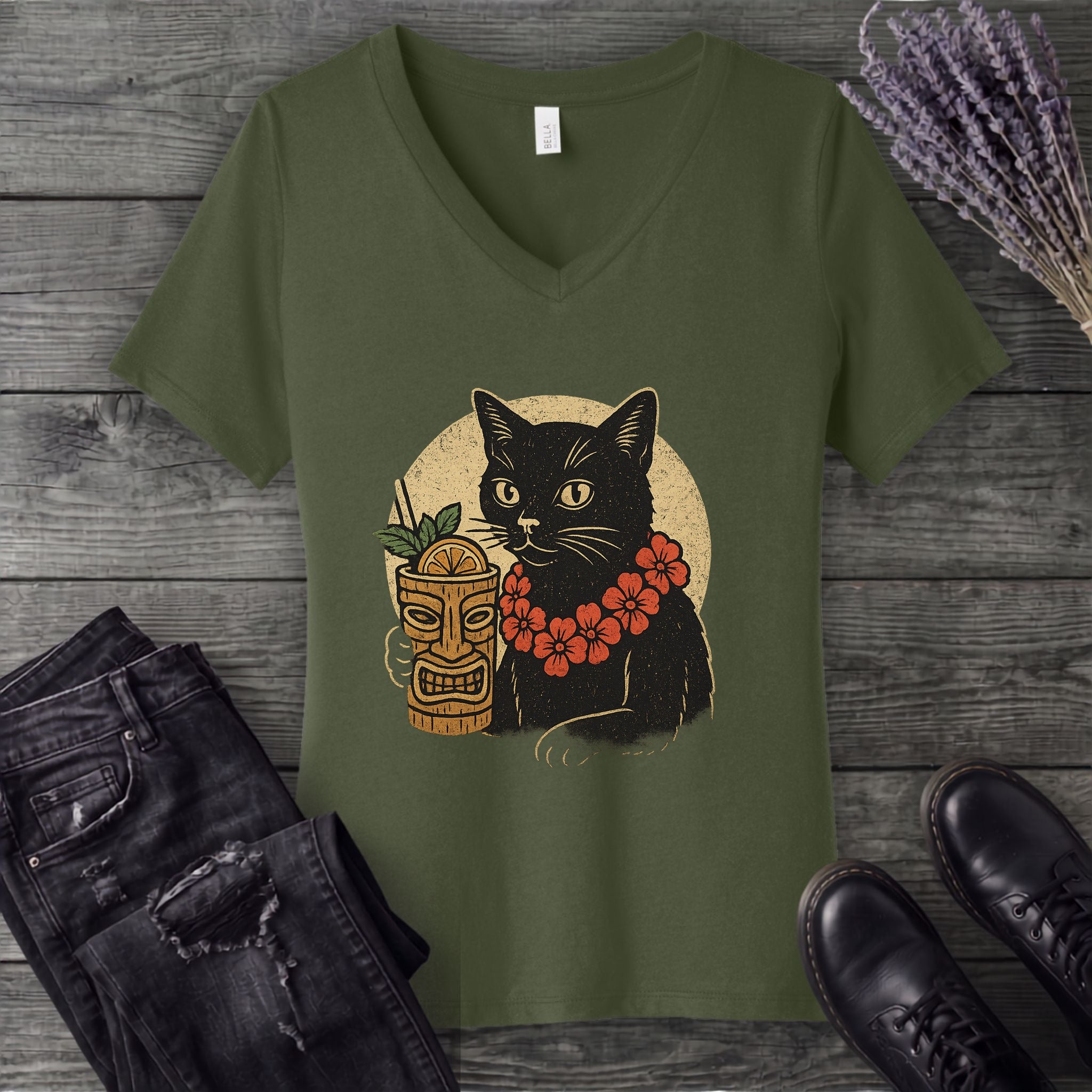 black cat tiki V-Neck T-Shirt