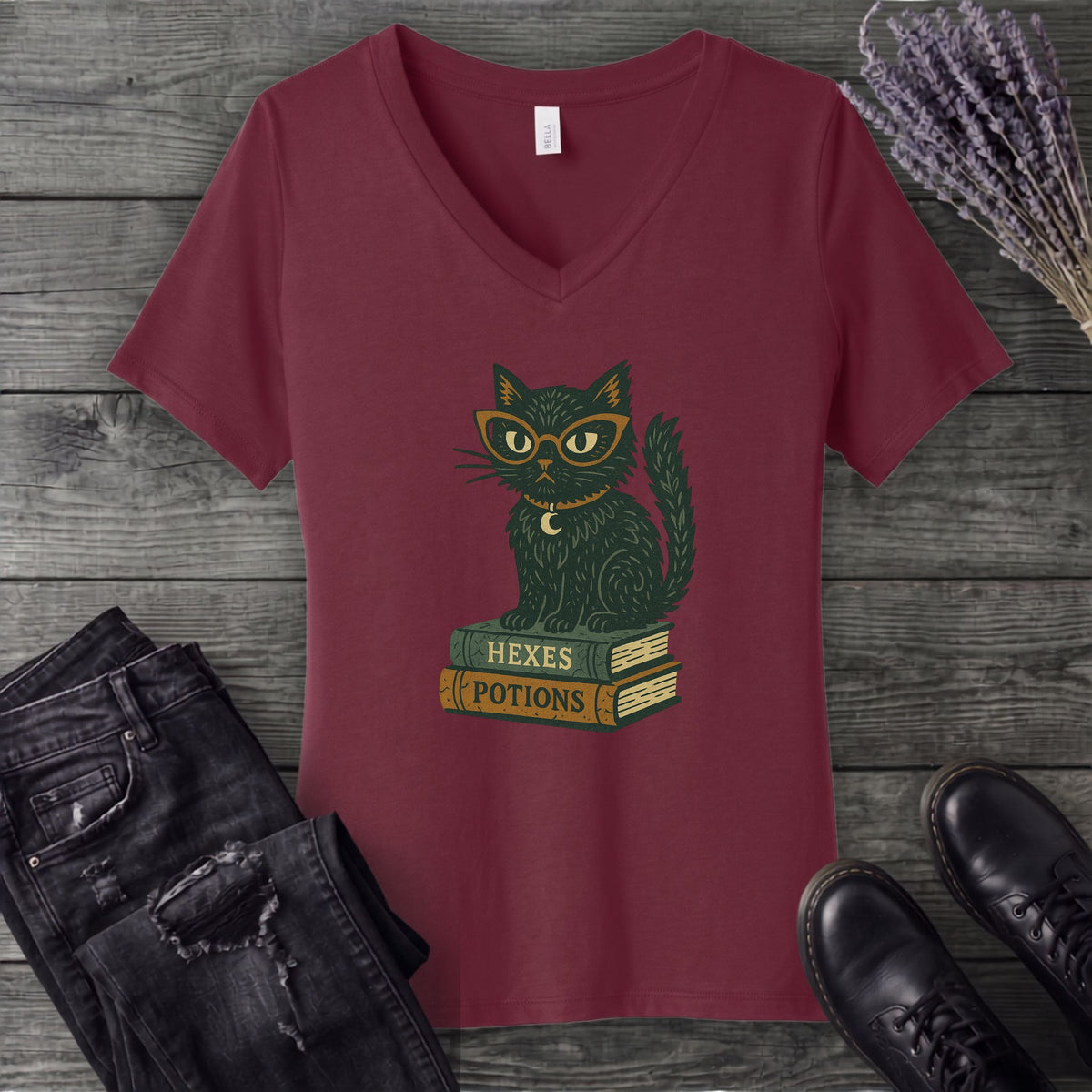 black cat glasses books V-Neck T-Shirt