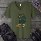black cat glasses books V-Neck T-Shirt