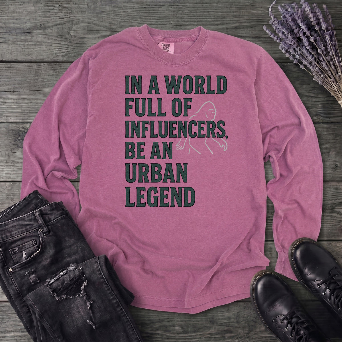 World Full Of Influencers Bigfoot Long Sleeve T-Shirt