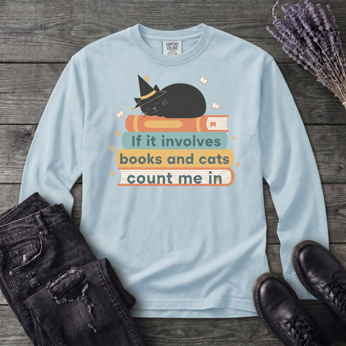 books and cats Long Sleeve T-Shirt