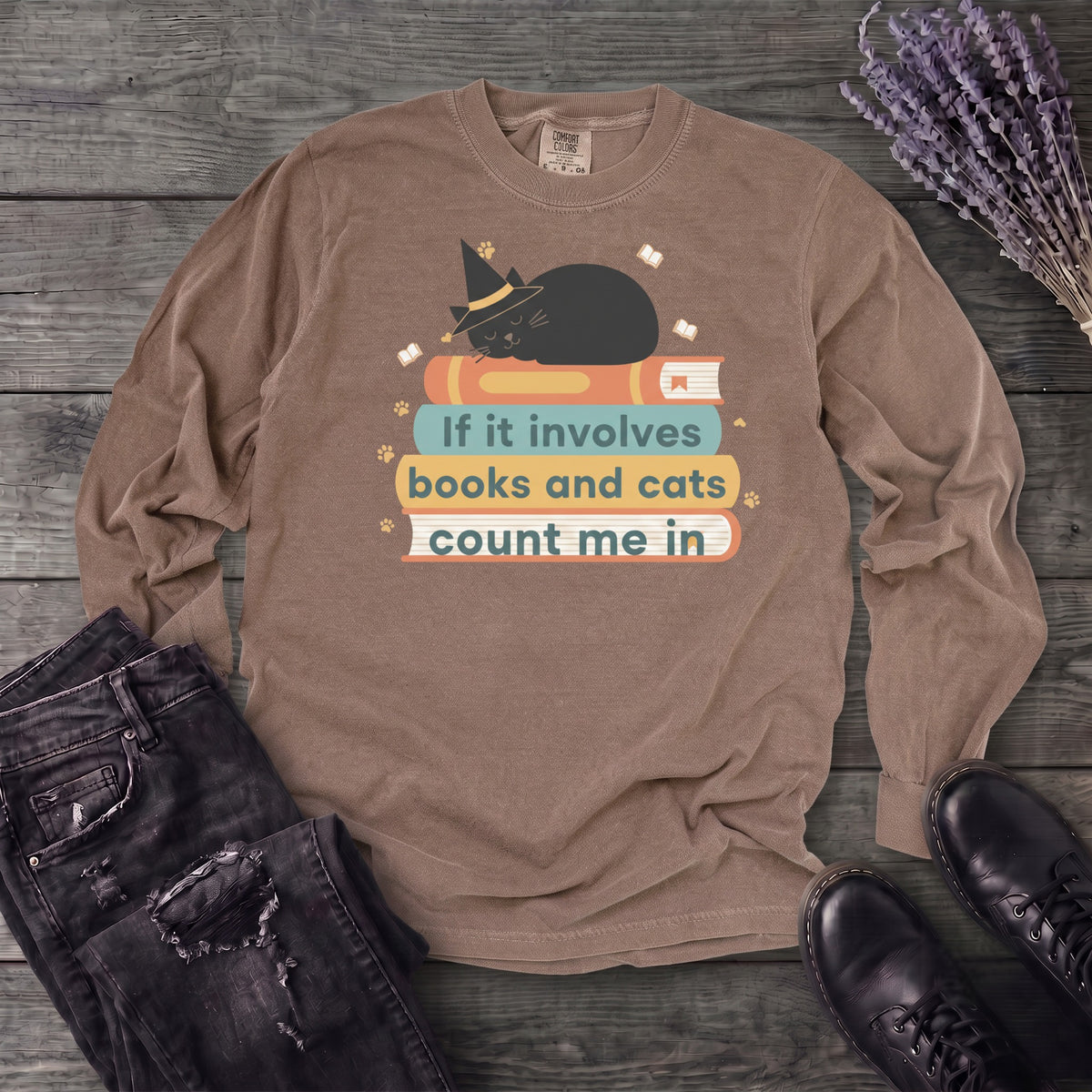 books and cats Long Sleeve T-Shirt