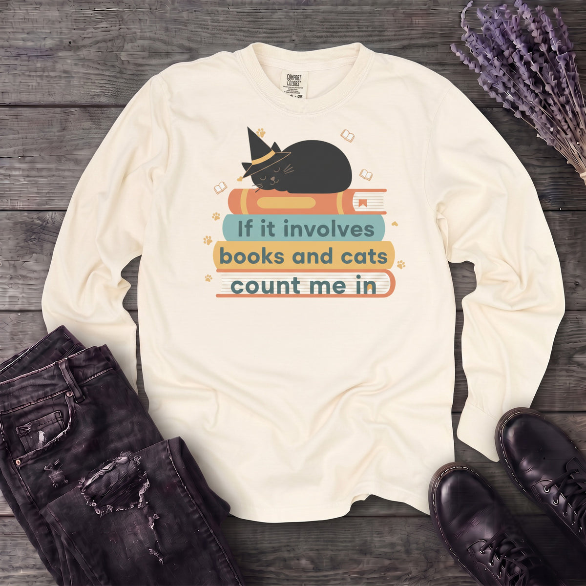 books and cats Long Sleeve T-Shirt