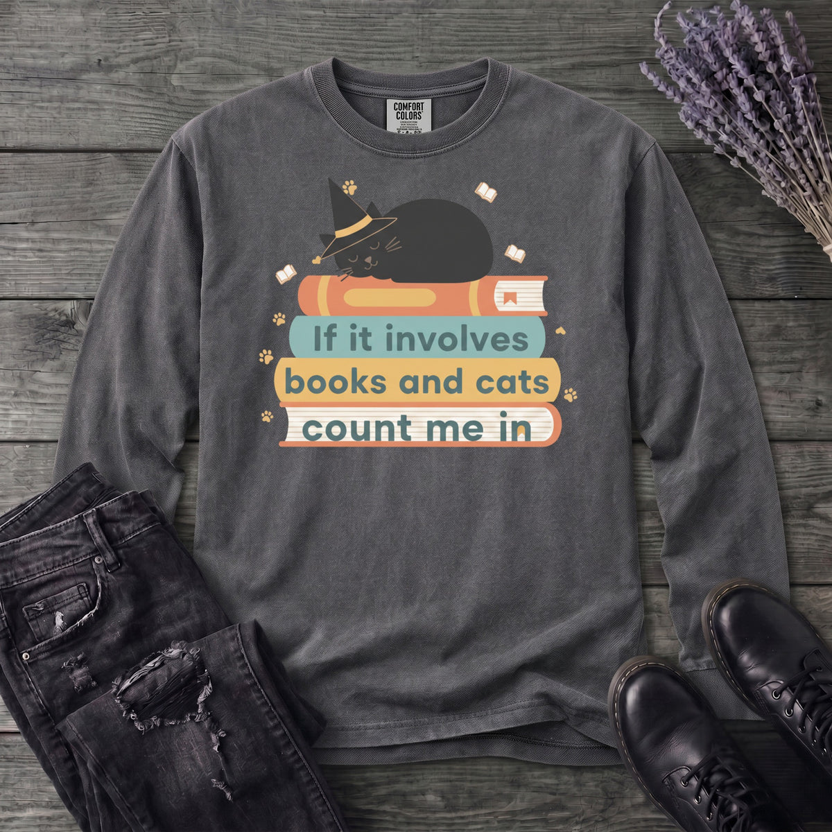 books and cats Long Sleeve T-Shirt