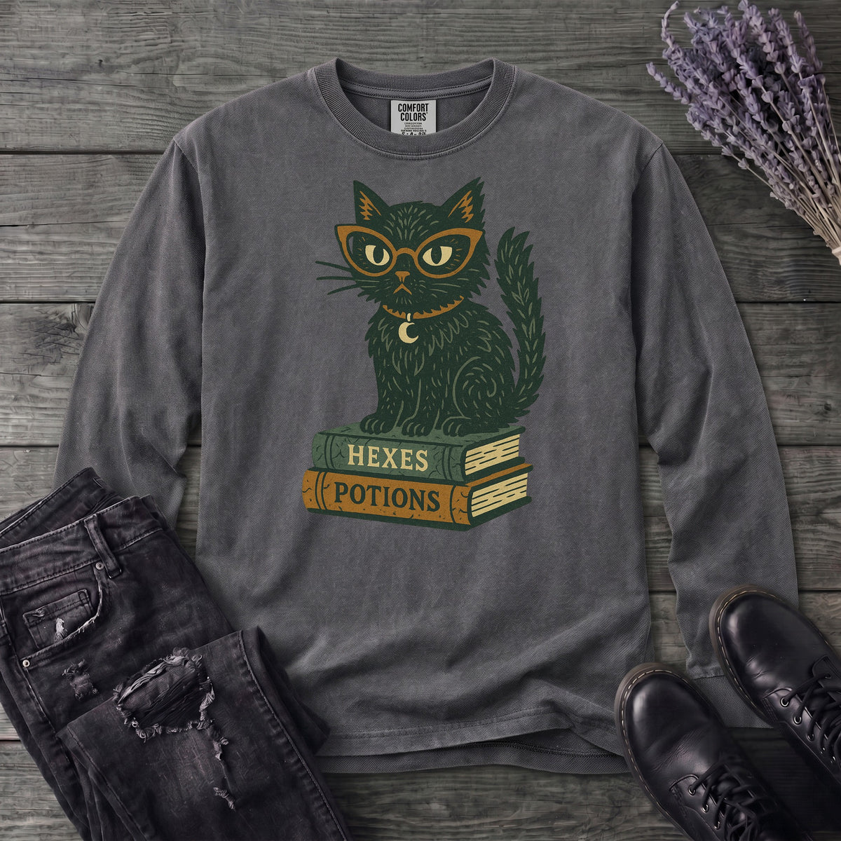 black cat glasses books Long Sleeve T-Shirt